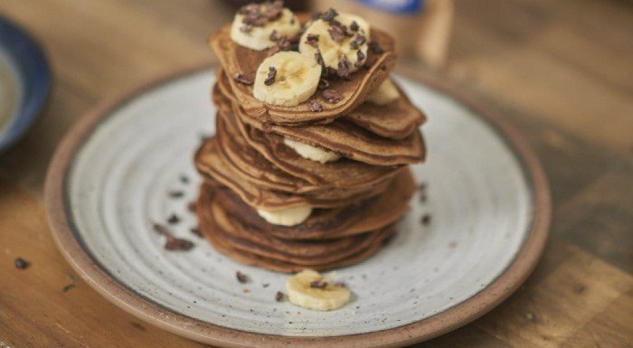 Vegane Protein Pancakes | Probiere diese fluffigen Maca Protein-Pfannkuchen