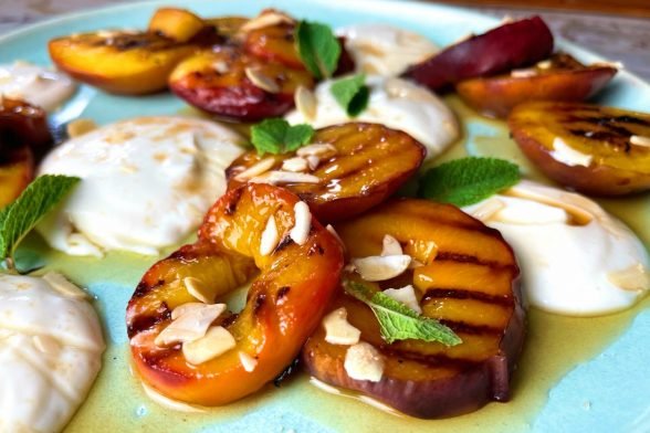 Gegrillte Pfirsiche mit Protein Joghurt | Gesundes Dessert Rezept