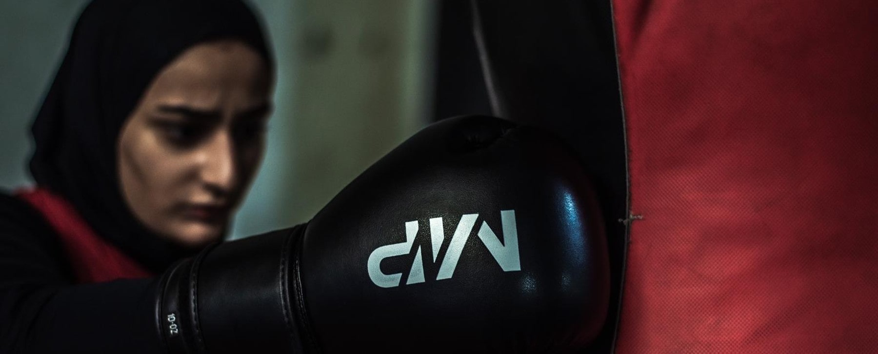 Diese Hijabi Boxerin erzählt darüber, wie sie „die Welt des Boxsports verändern“ will