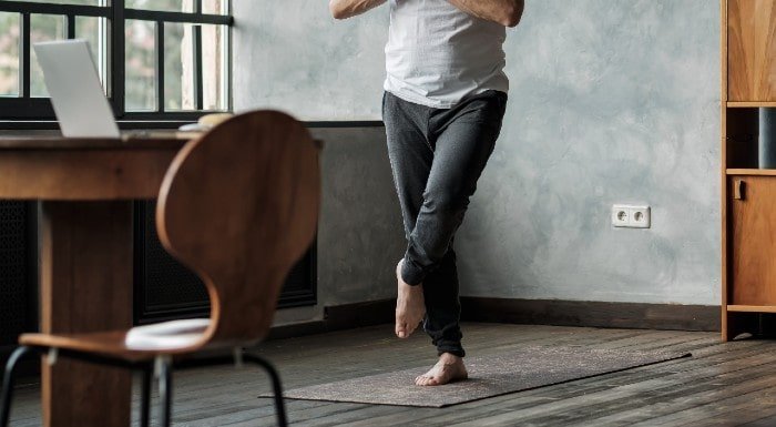 Das Stehen auf einem Bein kann die Gesundheit fördern - gemäß Studie