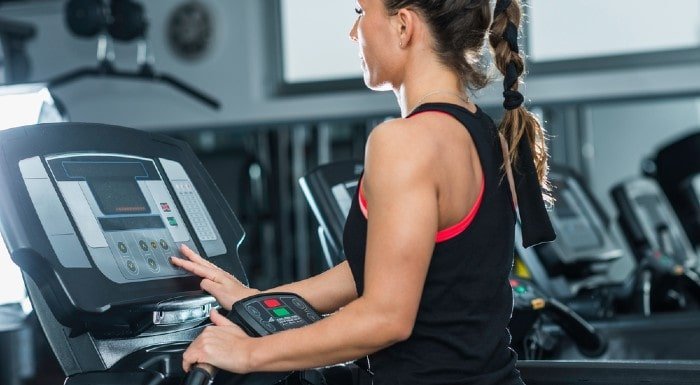 5 Wege, um Gewicht mit einem Workout auf dem Laufband zu verlieren