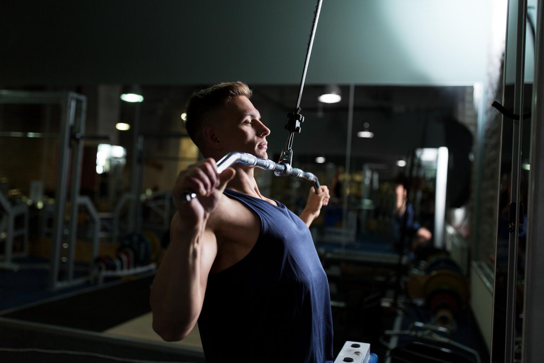 Lat Pulldowns with Perfect Form [The Correct Way] 