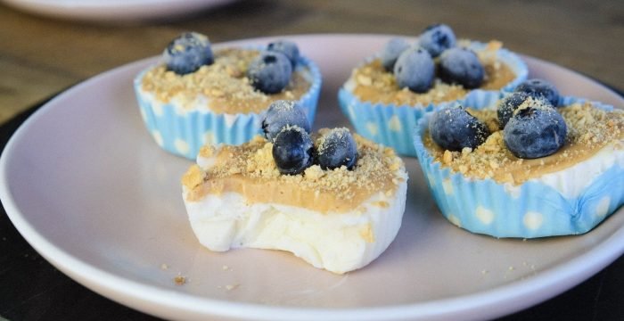 Proteinreiche Frozen Yoghurt Cups | Der schnelle Post-Workout Snack