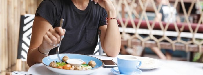 Kalorienzufuhr bei Frauen | Wieso Frauen weniger Kalorien brauchen