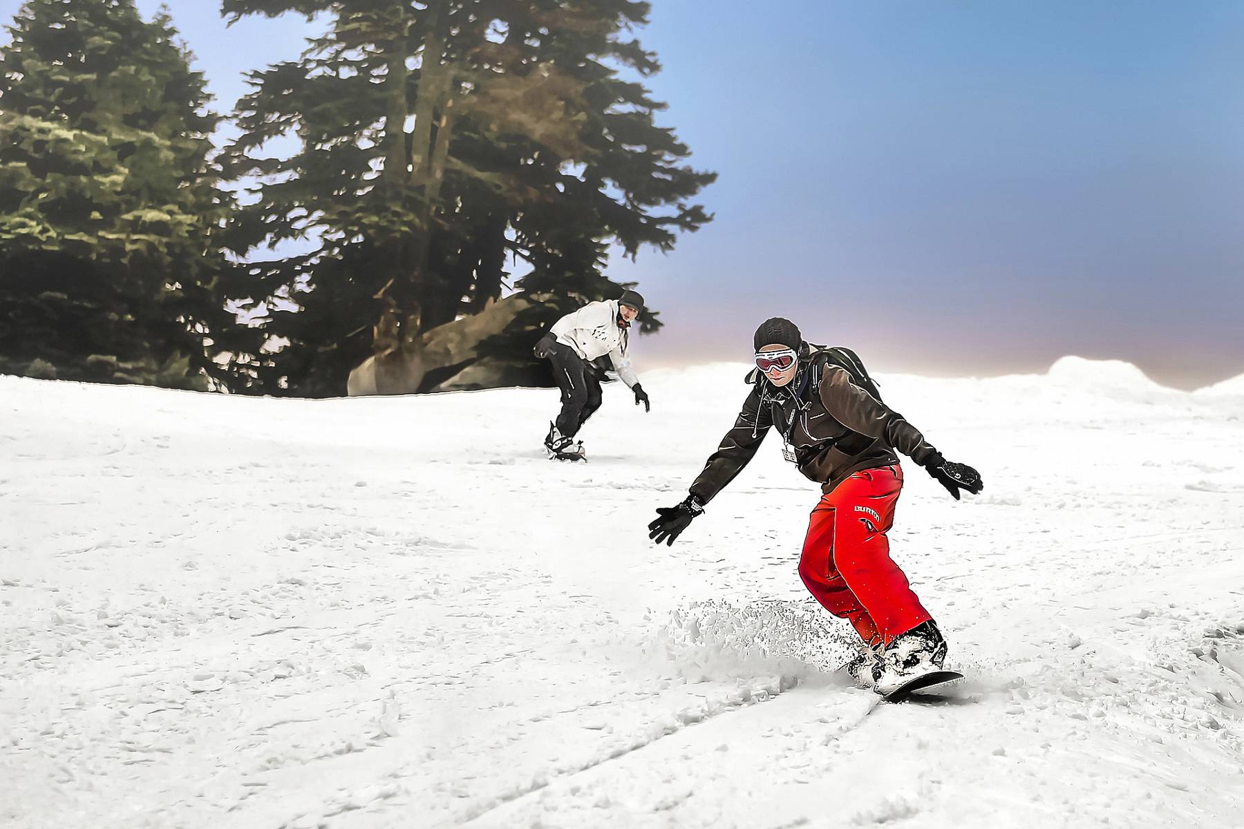 Fit im Schnee: Diese alternativen Sportarten halten Dich im Winter fit