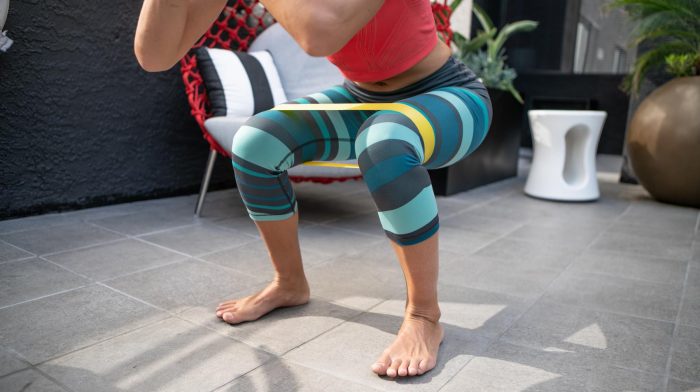 Wie du ein Ganzkörper-Workout mit Widerstandsbändern absolvieren kannst