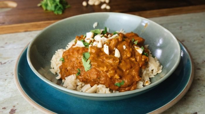 Erdnussbutter Hähnchen Curry