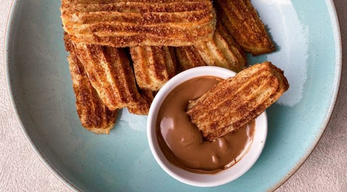 Gebackene Churros mit Protein-Aufstrich | Gesunde Snacks