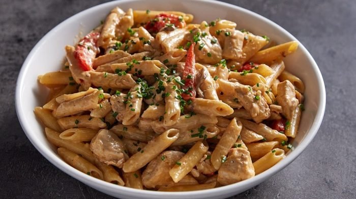 Cremige Cajun Hähnchen Pasta | Proteinreiche Meal Prep