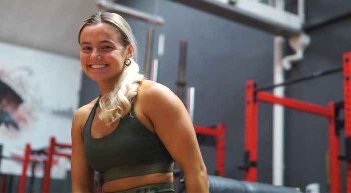 18-jährige Studentin beansprucht Weltmeistertitel im Powerlifting