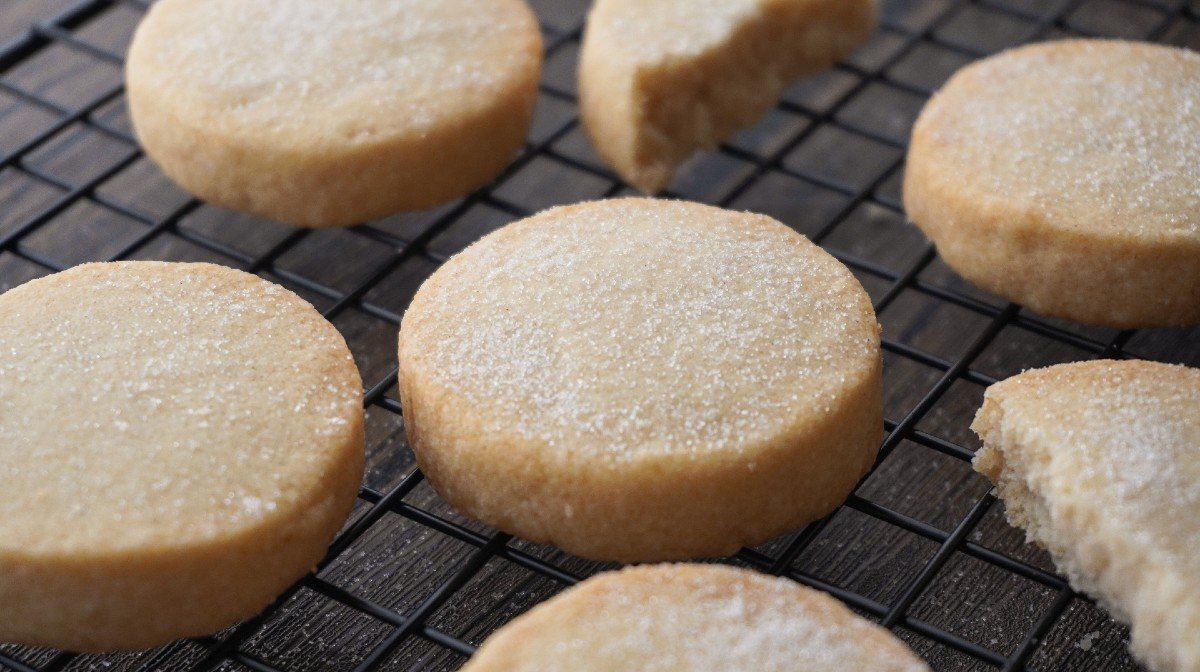 5-Ingredient Vegan Shortbread Cookies