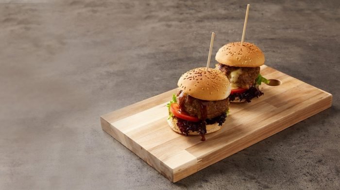 Hamburguesas rellenas de mozzarella | Recetas saludables