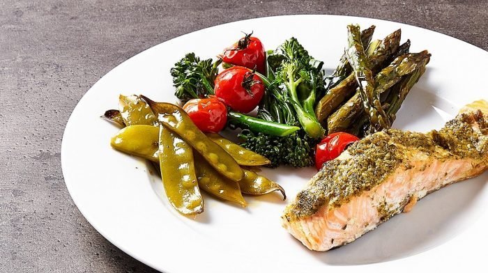 Salmón al pesto para varios días | Alimentos que estimulan el estado de ánimo
