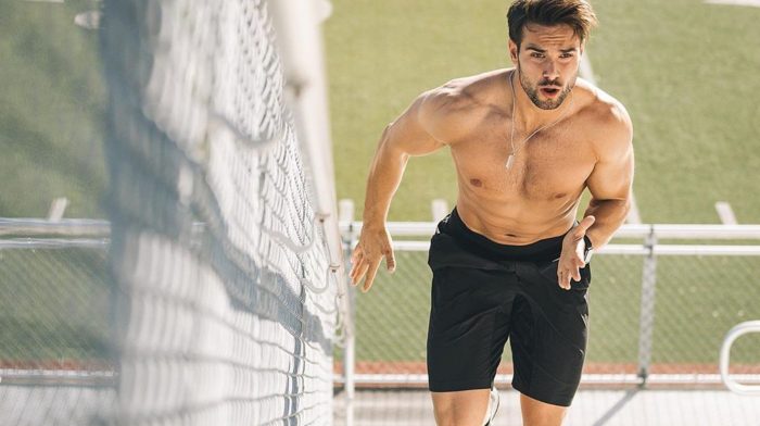 Jumping Jacks | Come si esegue? Benefici e muscoli coinvolti