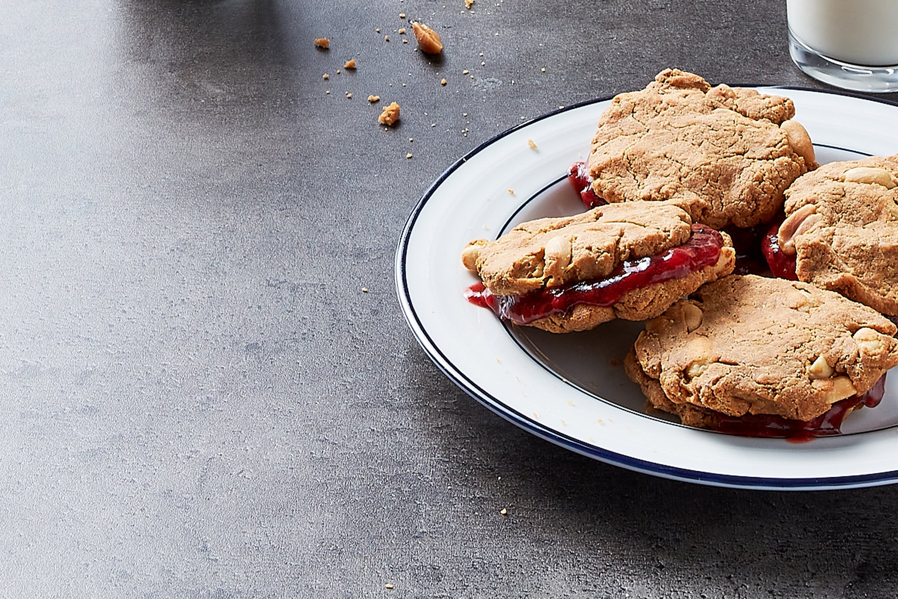 Cookies sandwich al burro di arachidi ad alto contenuto proteico | World’s Kitchen