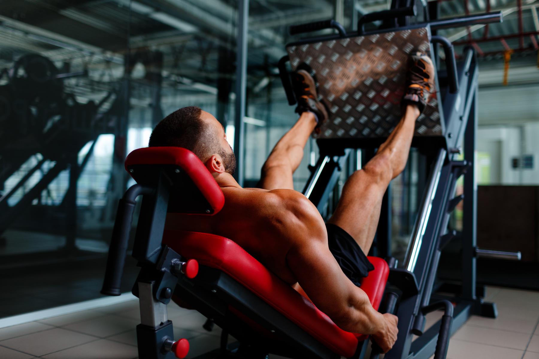 Treino Para PERNAS na Estação de Musculação 