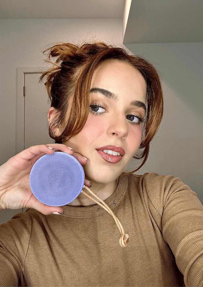 Body Brushing with FOREO LUNA™ 4 Body - RY