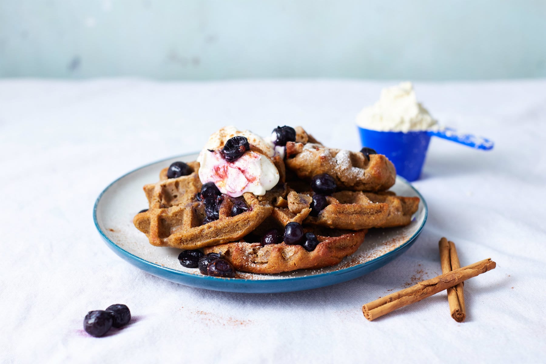 Veganistisch Eiwitwafel Recept | 15 minuten kaneelbroodjeswafels