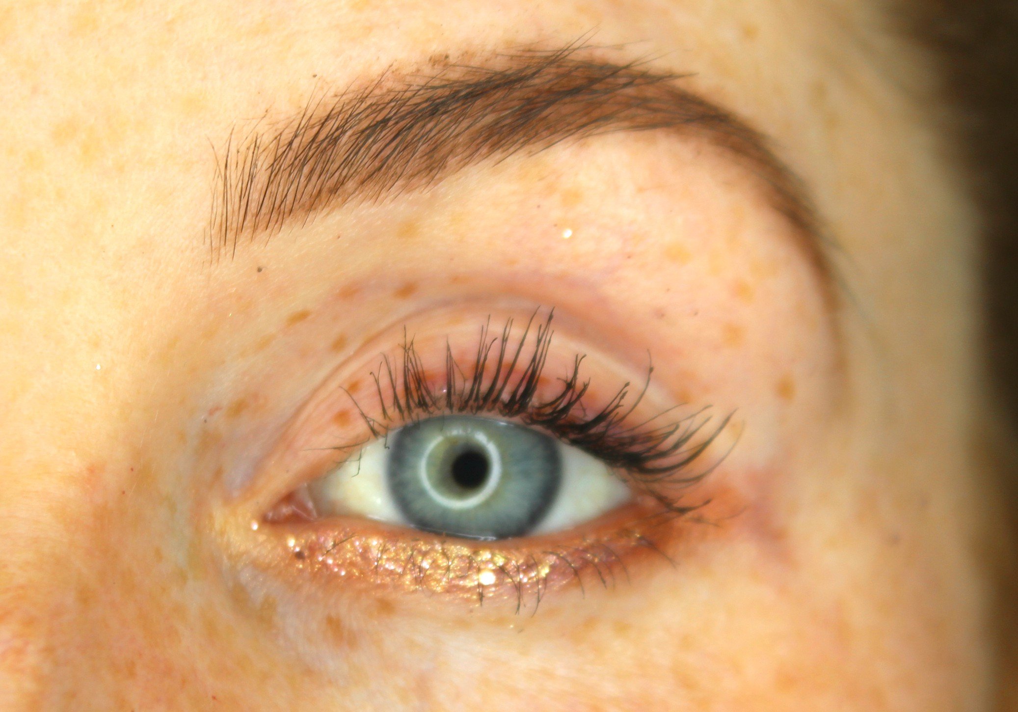 Easy Ways To Glitter Eyeliner - Beauty Unboxed