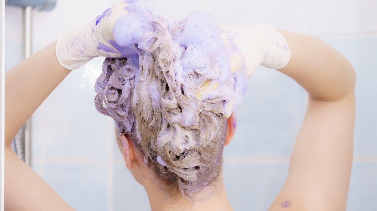 How Purple Shampoo Refreshes Your Blonde Tones