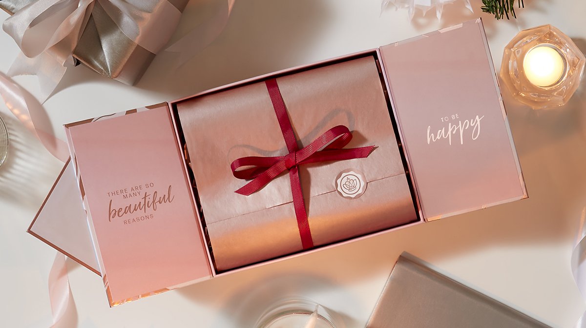 Revealed: The Products In The GLOSSYBOX Christmas Limited Edition!