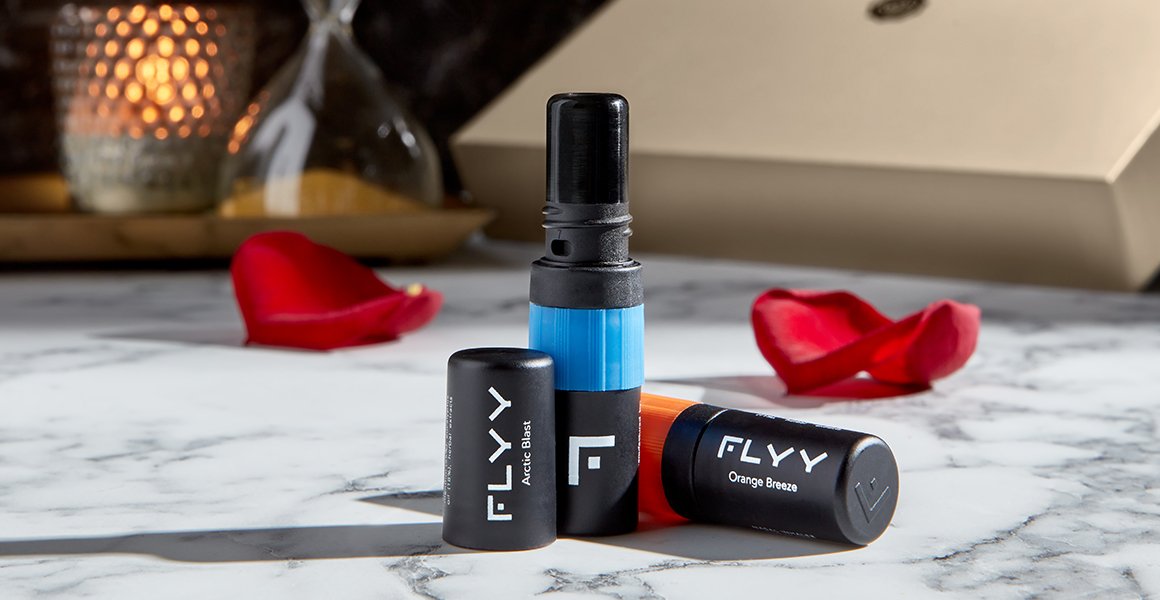 glossybox-grooming-kit-limited-edition-february-2021-flyy-nasal-spray