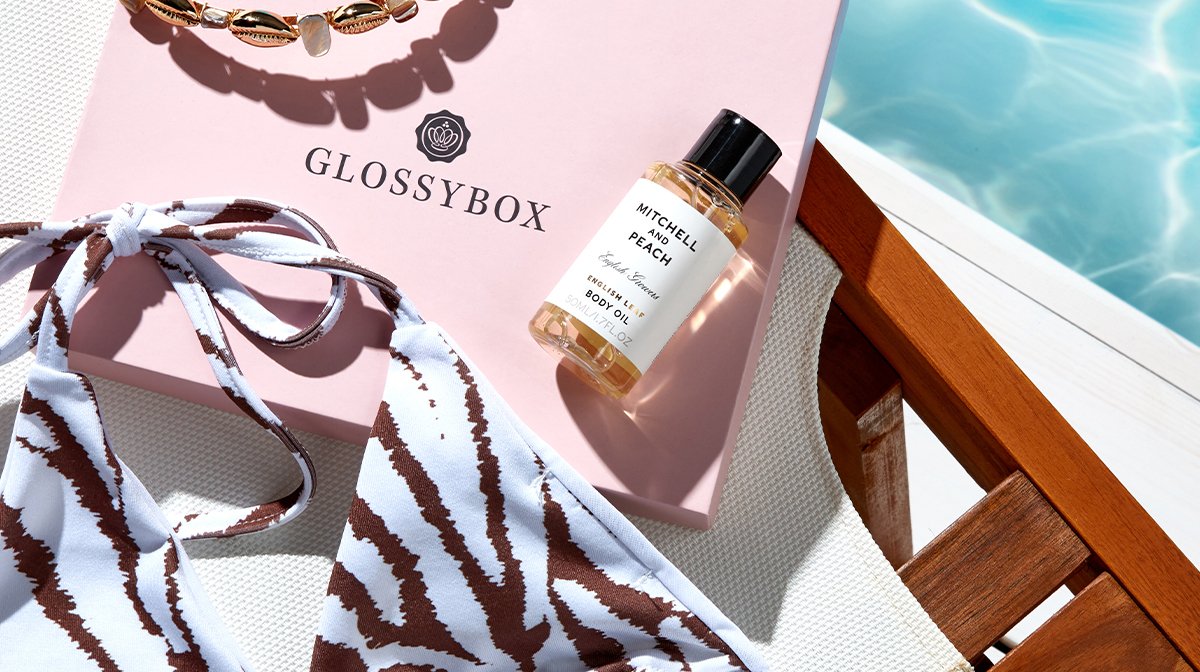 glossybox-june-2021-dreaming-of-paradise