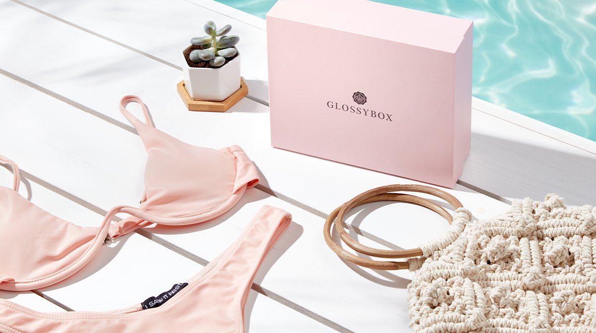glossybox-june-2021-dreaming-of-paradise