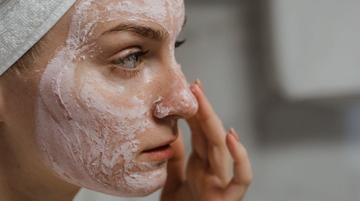 How To Detox Your Skin (+ Our 7 Fave Products To Help You Do So!)