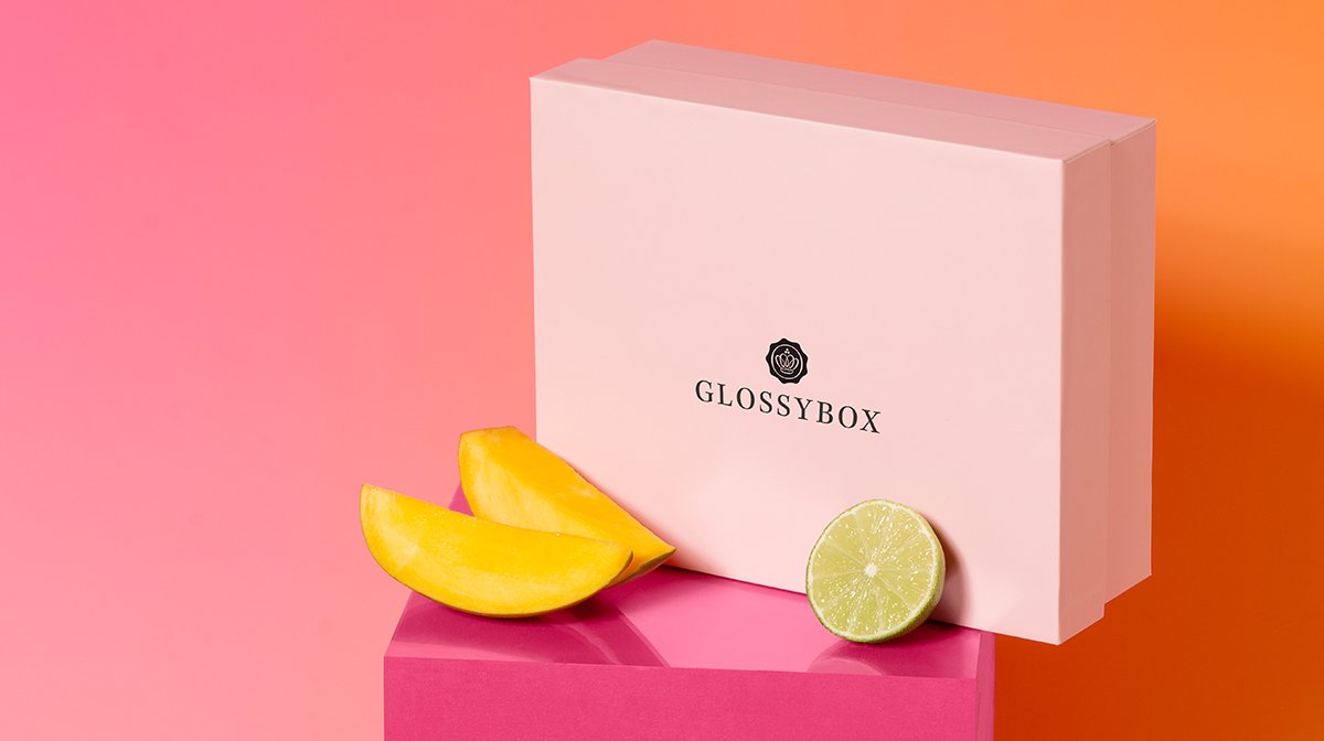 Avant-Première : Plongez dans la GLOSSYBOX ‘Summer Vibes’ d’Août