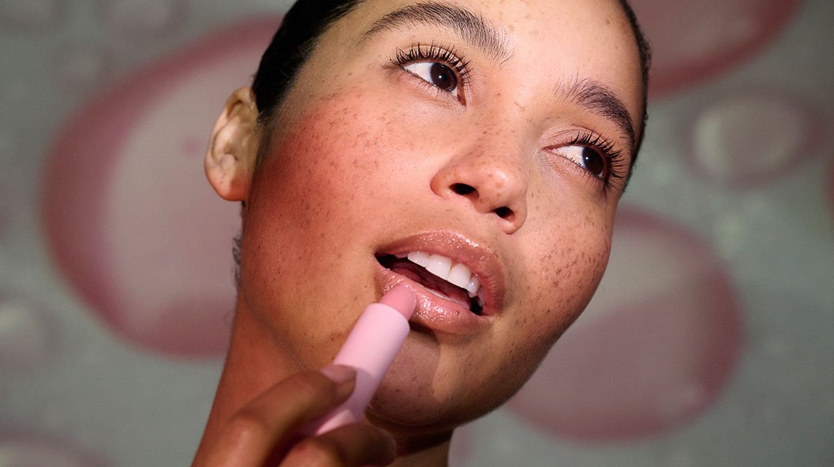 Preppa läpparna: 3 enkla steg för hållbar makeup