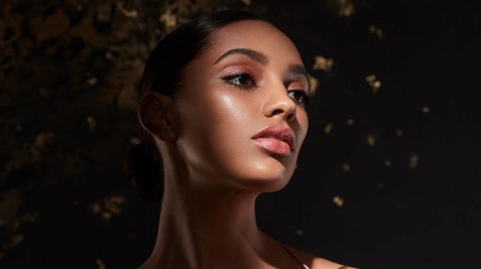GET THE LOOK: FESTIVE MAKEUP USING OUR BEYOND GLOW VAULT GIFT SET