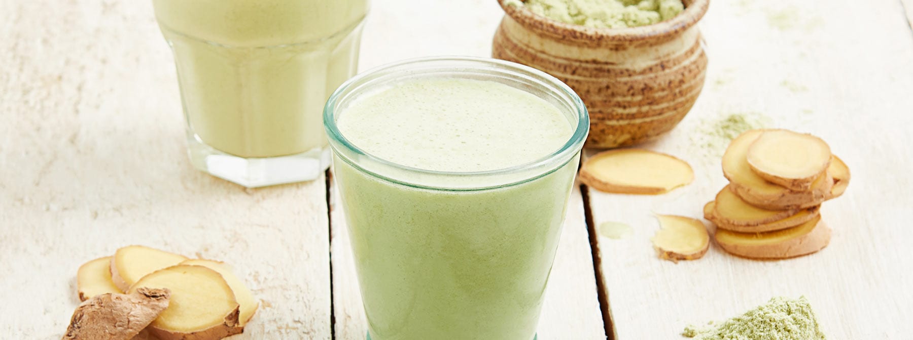 Wake-Me-Up Matcha Whey Protein, Peach & Ginger Smoothie