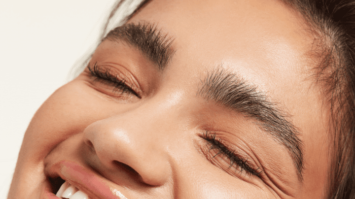 How to get the laminated brow look and fluffy brows at home