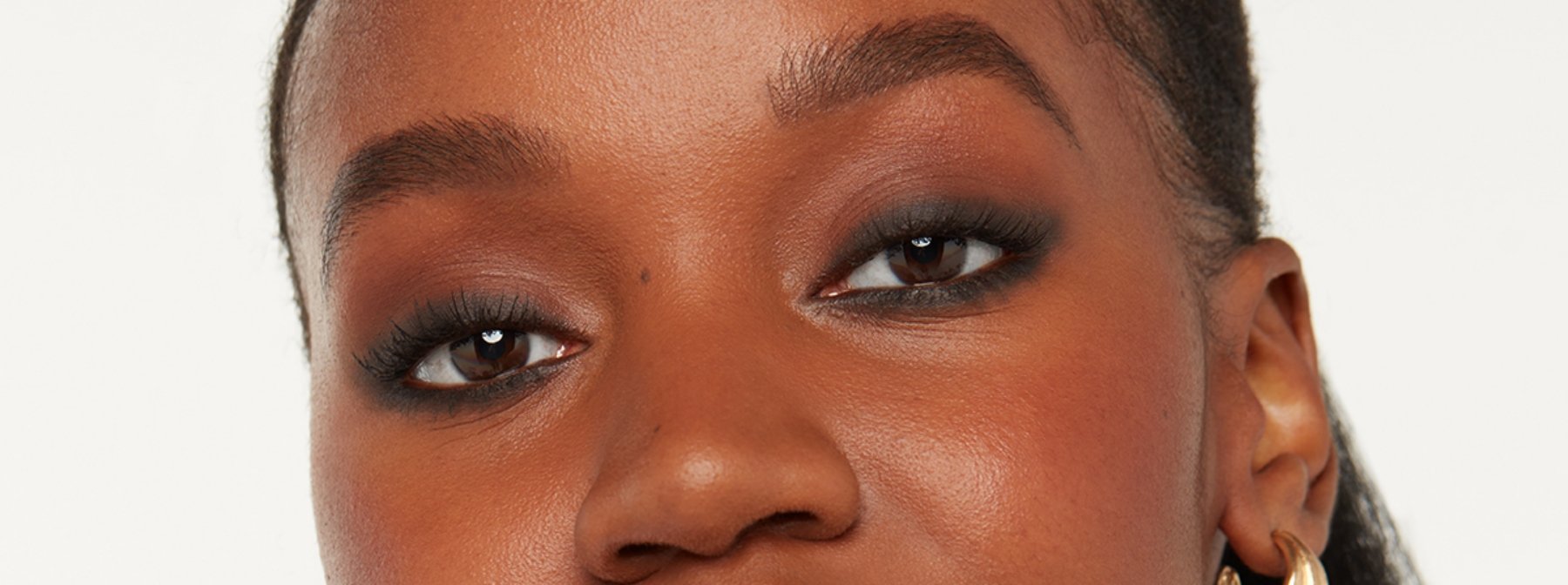 How to Do Smokey Eyeliner: 3 Ways