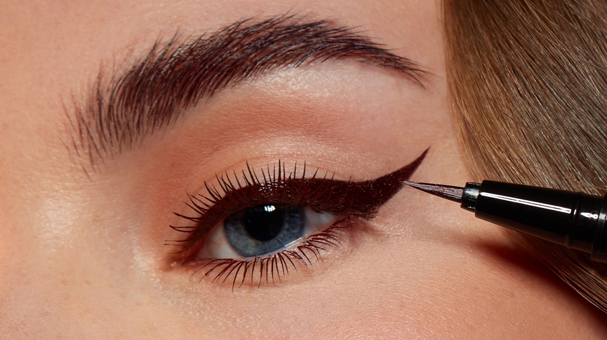 5 Hacks to master liquid eyeliner Eyeko