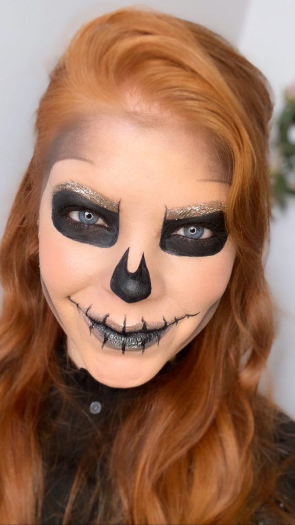 Creative Halloween Makeup Looks : Creepy Spider Eye Makeup Look