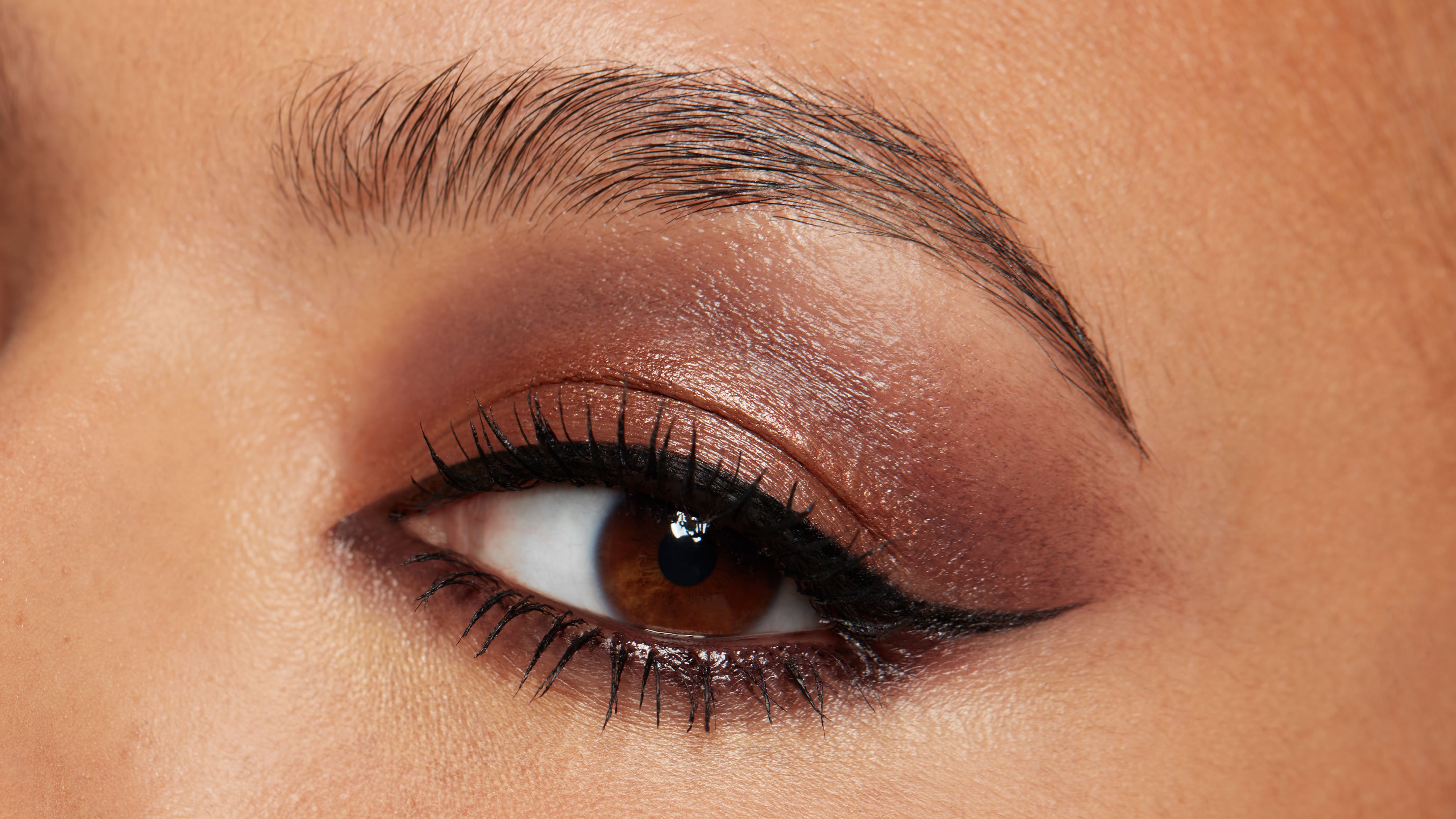 4 Easy winged eyeliner tips to change your look