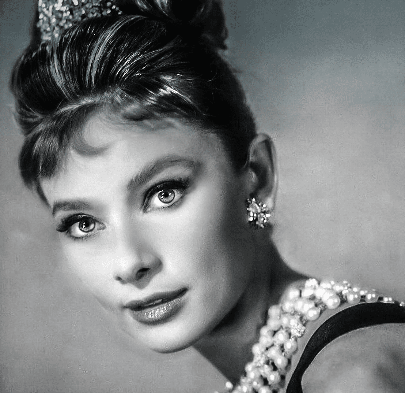 Audrey Hepburn with straight eyebrows