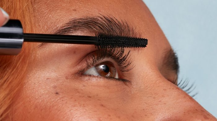 How to Make Eyelashes Look Longer with Mascara
