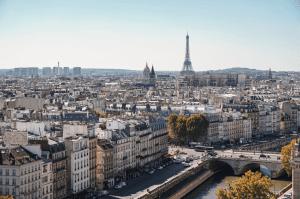 The city of paris to show outside pollution