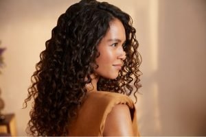 How to Plop Your Hair: Curly Hair Drying Method - Christophe Robin