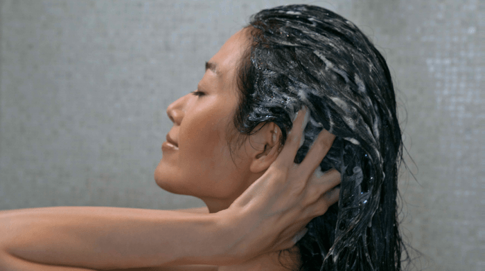 Comment prendre soin de son cuir chevelu ?