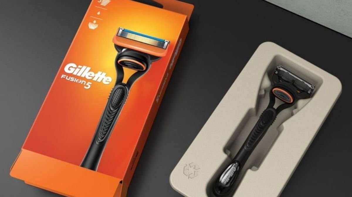 Fully recyclable packaging of Gillette Fusion5 razor