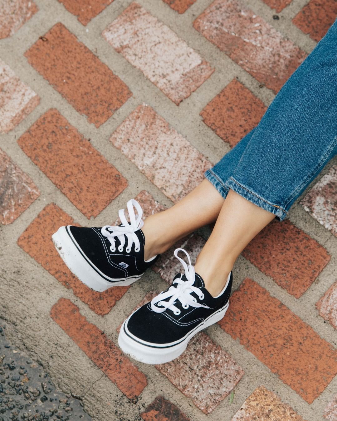 what style of shoes are vans