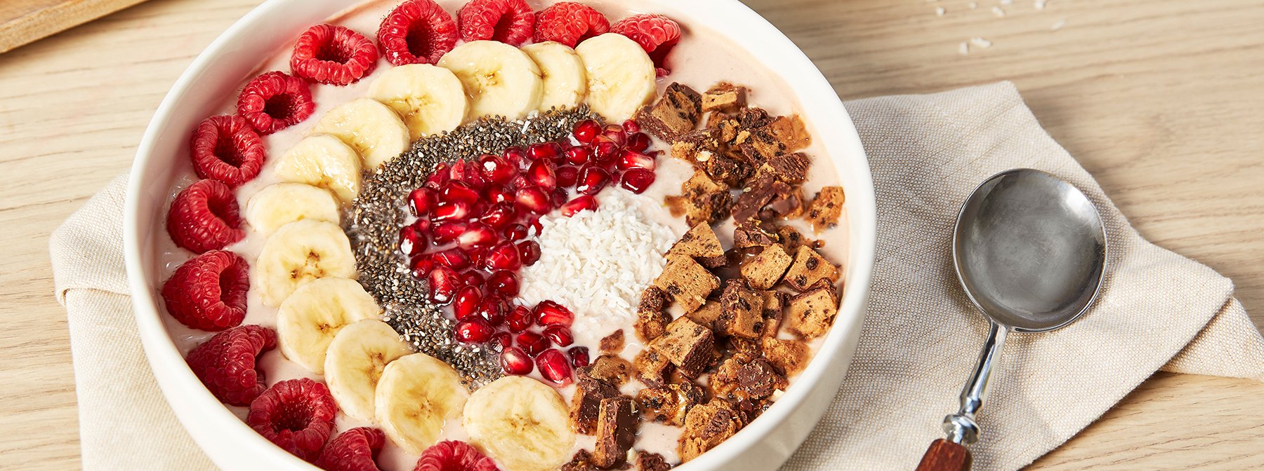 Fruity Chocolate Smoothie Bowl Recipe