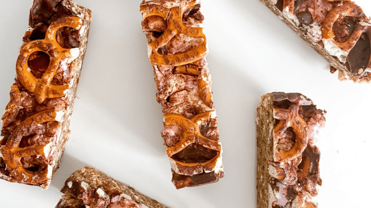 Maria's Salted Caramel Pretzel Smores Bars | No Bake