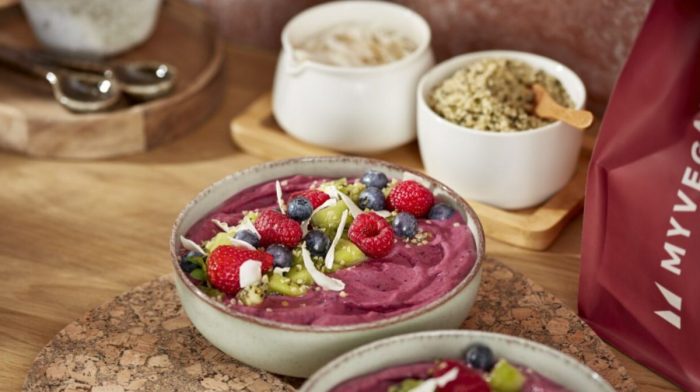 High-Protein Mixed Berry Smoothie Bowl
