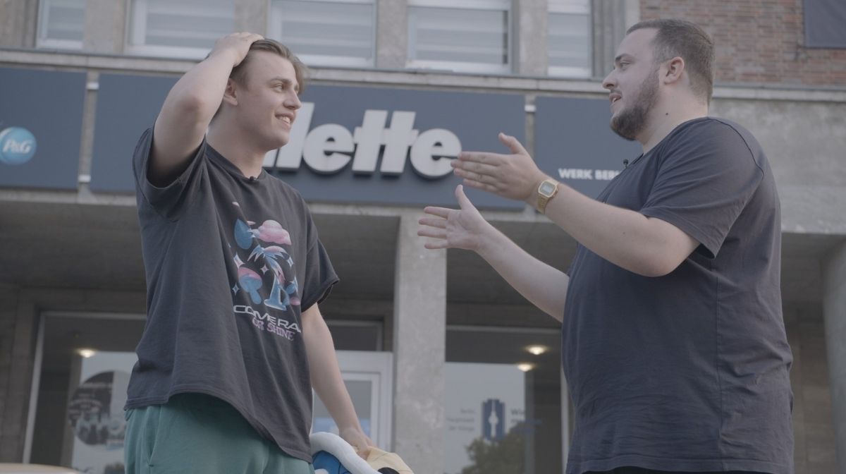 Gamer Papaplatte besucht das Gillette Rasierklingenwerk in Berlin