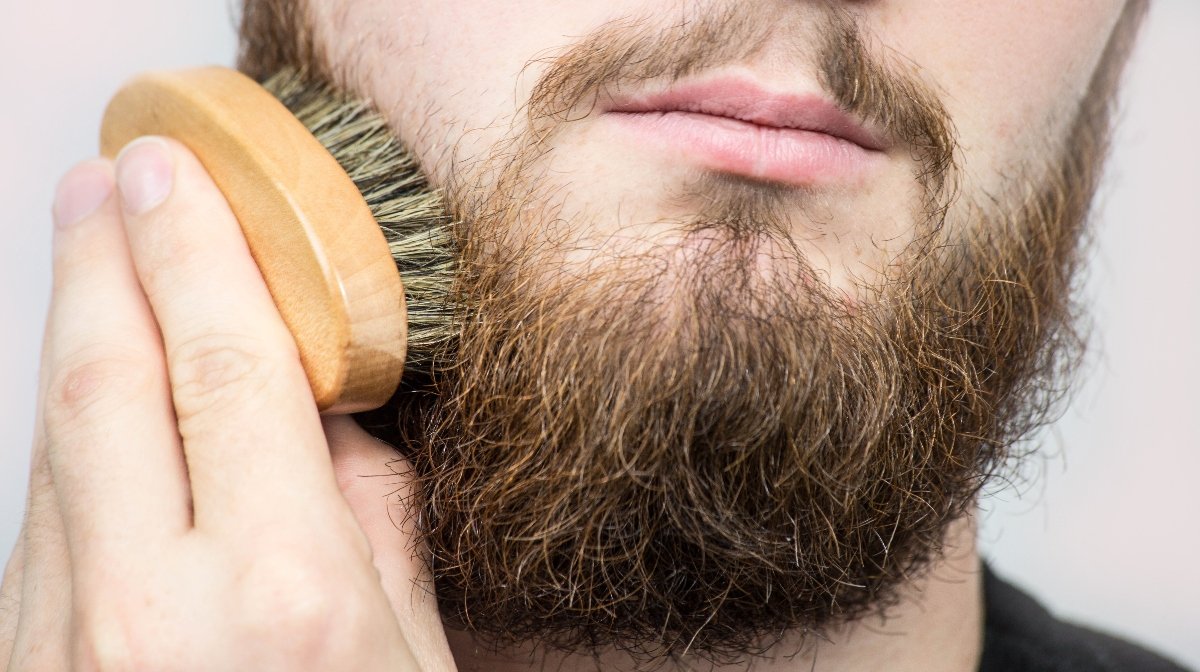 Bartbürste oder Bartkamm: Unverzichtbare Utensilien | Gillette DE